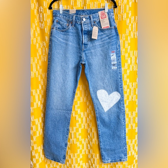 Levi’s 501 High Rise Straight 150th Anniversary Heart Floral Patch Jeans 28x30 - Picture 1 of 5